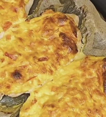 Неожиданное сочетание продуктов и невероятно вкусное и сытное блюдо: куриное филе на новый лад