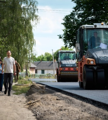 Не завершили до початку повномасштабного вторгнення: на Рівненщині ремонтують ділянку траси Н-25