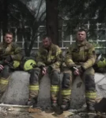 ДСНС залучила понад 200 рятувальників до ліквідації наслідків нічної атаки на Київ