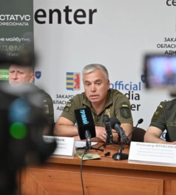 Туристичний сезон: на Закарпатті прогнозують значні черги на кордоні в червні