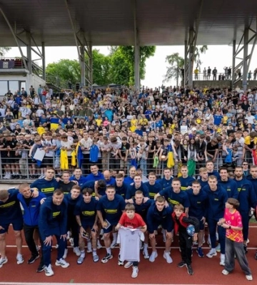 Понад 5 тис. вболівальників відвідали тренування збірної України з футболу у Львові