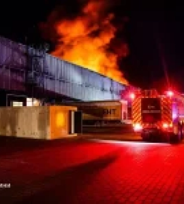 Нічна атака БпЛА по Харкову: удар по складській будівлі поштового відділення