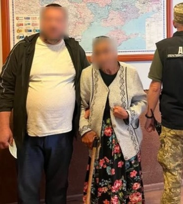 Дві дружини в одному авто: на Львівщині викрили схему виїзду