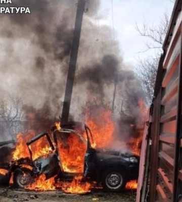 Російський FPV-дрон атакував цивільне авто на Харківщині