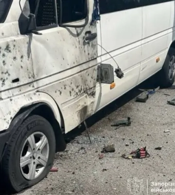 Обстріл Запоріжжя: БПЛА поцілили у громадський транспорт та спальний район