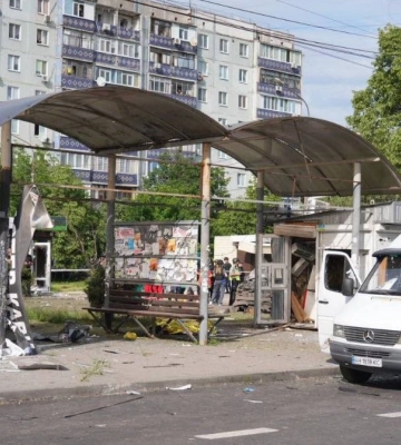 Росіяни вдарили по спальному районі Запоріжжя, є загиблі та поранені