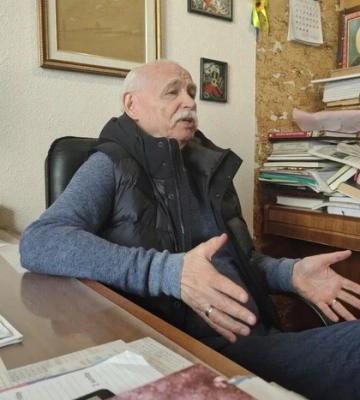 Кадрова драма у Хорі Верьовки. Нинішній керівник пояснив, куди зник попередній