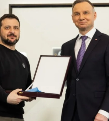 Навроцкий пока не решил, лишать ли Зеленского ордена Белого Орла