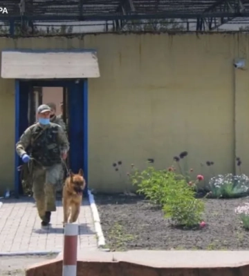 Добровільно служили окупантам: справу 24 працівників бердянської колонії передали до суду