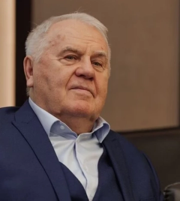 «Знущаються». Екстренер збірної РФ з хокею прокоментував відсторонення Росії від Чемпіонату світу