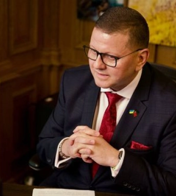 Залужний написав передмову до мемуарів Джонсона: Велика Британія підтримала нас у найтемніші часи