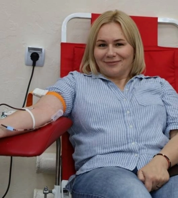 Один донор може врятувати три життя: працівники комунальних підприємств та медики здали кров