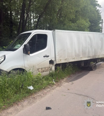 Росіяни атакували автомобіль із хлібом на Чернігівщині — постраждав водій