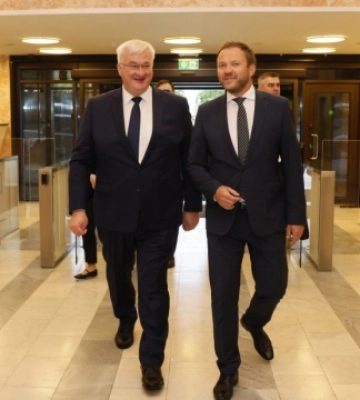 Цахкна і Сибіга обговорили у Таллінні безпеку України, тиск на Росію та євроінтеграцію