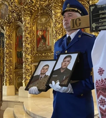 У Києві попрощалися з поліцейськими, які загинули внаслідок смертельної ДТП біля підземного переходу