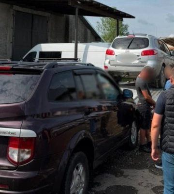 На Закарпатті підприємця підозрюють у продажі автомобілів, призначених для ЗСУ