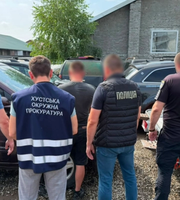 На Закарпатті власник СТО продавав авто, ввезені для фронту