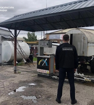 На Київщині правоохоронці викрили масштабну схему виготовлення та збуту пального