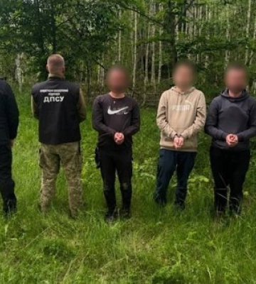 Переховувався від слідства, але повернувся до "бізнесу": на Буковині затримано провідника ухилянтів. ФОТО