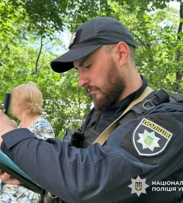 В Киеве из окна многоэтажки выбросили собаку - полиция начала производство