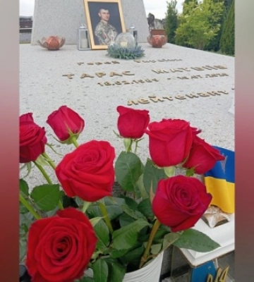 На Львівщині осквернили могилу Героя України Тараса Матвіїва