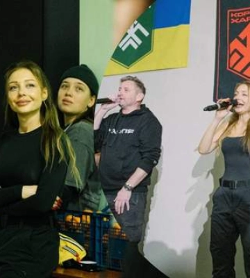 Кароль, которую критиковали за отказ ехать на фронт, встретилась с военными в Харькове