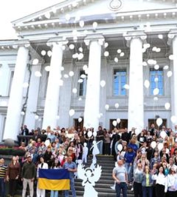 У Полтаві вшанували память дітей, яких вбила Росія