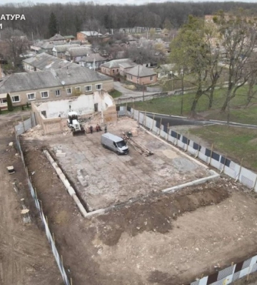 Паркан у заповіднику та вирубані дерева: на Кіровоградщині повідомили про підозру директору будівельних компаній