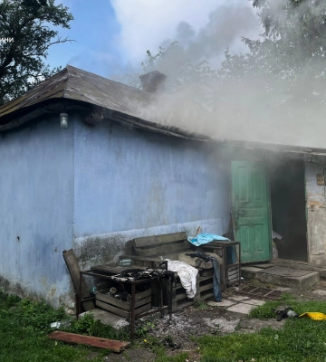 Рятувальники виявили тіло загиблого чоловіка під час пожежі у Жовківській громаді