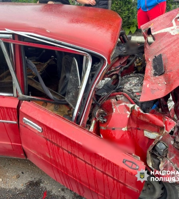 На Рівненщині внаслідок зіткнення позашляховика та легковика, постраждав водій останнього. ФОТО
