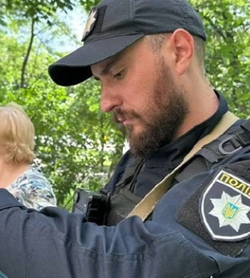В Киеве мужчина выбросил собаку с шестого этажа