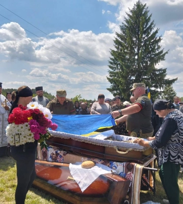 На Волині поховали 33-річного захисника Миколу Максимчука