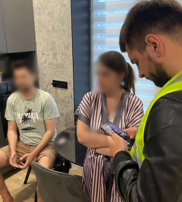 Поліцейські Київщини повідомили жінці про підозру у торгівлі людьми