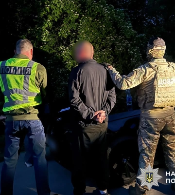 На Хмельниччині силовики на гарячому затримали переправників ухилянтів через кордон. ФОТО