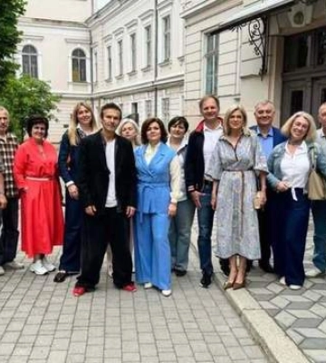Святослав Вакарчук впервые за долгое время встретился с одногруппниками и показал архивные фото