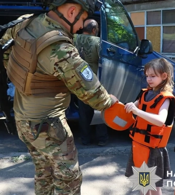 «Важке, але необхідне рішення». На Донеччині розширюють примусову евакуацію сімей з дітьми