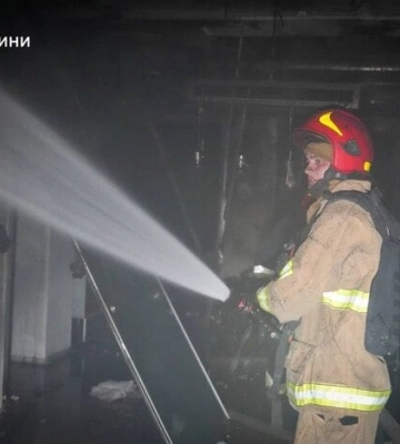 Рашисти вночі атакували Одесу — є постраждалі (, )