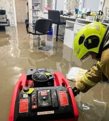 Непогода в Киевской области: спасатели откачивают воду в трёх районах