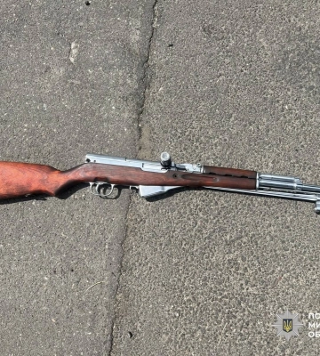 У Баштанці чоловік добровільно здав поліції зброю та боєприпаси