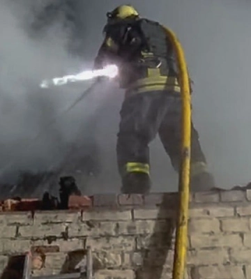 Рашисти вдарили по житловому сектору в Сумах: двоє постраждалих. ВІДЕО+ФОТОрепортаж