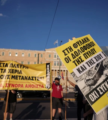 Греція схвалила закон щодо депортації мігрантів