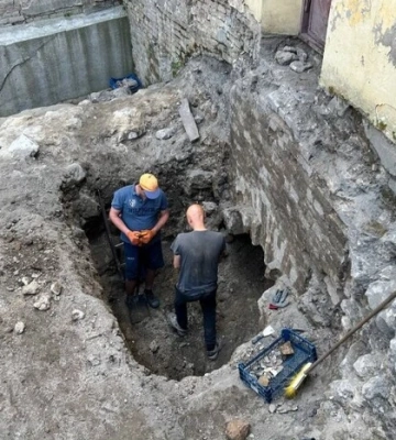 Археологи відкопали у Луцьку вежу, засипану понад 300 років тому