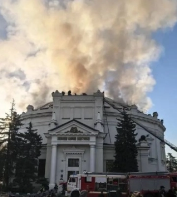 Уночі Севастополь був атакований дронами, повідомляється про пожежу в будівлі Панорами «Оборона Севастополя»