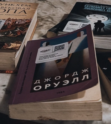 російський книжковий ринок обвалився через бідність та кремлівську цензуру - розвідка