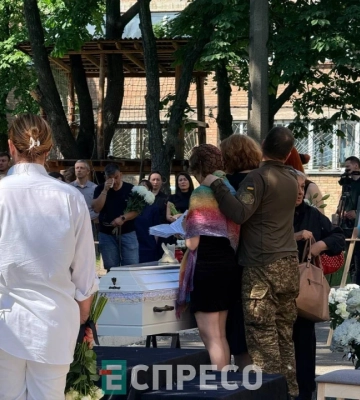 У Києві прощаються із 12-річним хлопчиком, який загинув через ДТП в Соломʼянському районі