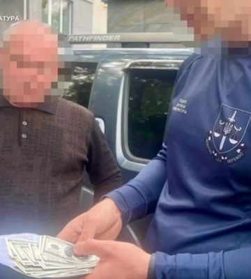 Схема на 3500 доларів: волинський адвокат обіцяв «вирішити» питання з судом та лікарнею 