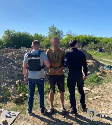 На Ужгородщині військовослужбовця підозрюють у незаконному продажі гранат та вибухівки (ФОТО)