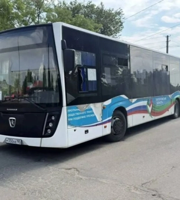 «Атака дрона» на гражданский автобус под Мелитополем: оккупанты опозорились фейком о подбитом автобусе 