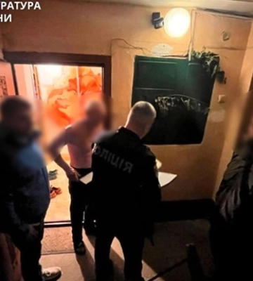 На Прикарпатье задержали мужчину, которого подозревают в длительном сексуальном насилии над детьми. ФОТОРЕПОРТАЖ