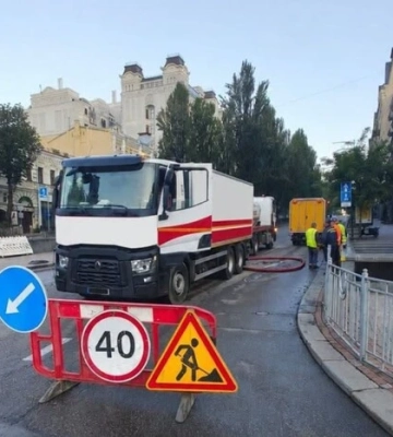 Аварії на мережах у центрі Києва: де досі обмежено рух транспорту